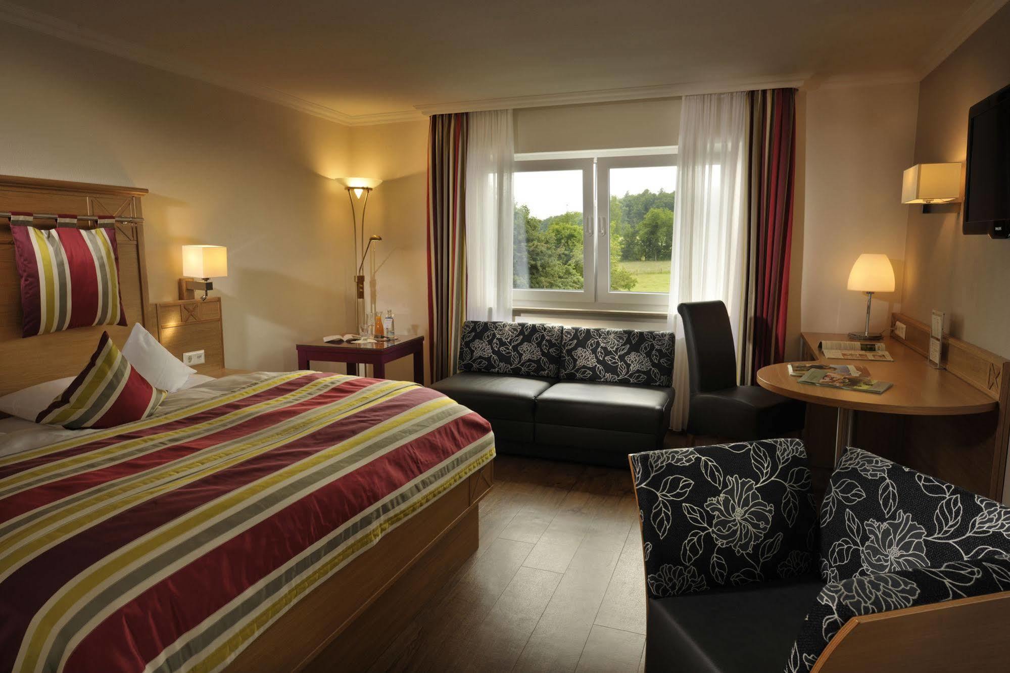 Landidyll Hotel Restaurant Birkenhof Klosterkumbd Екстериор снимка